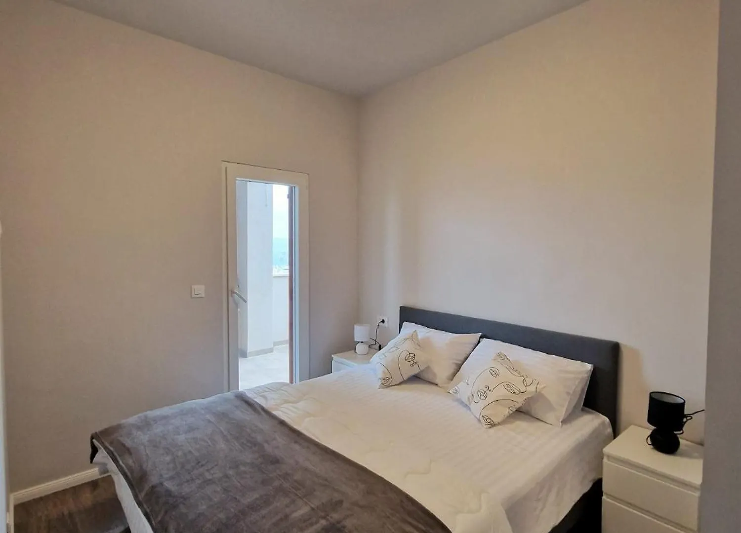 Floris Apartment 트로기르 크로아티아